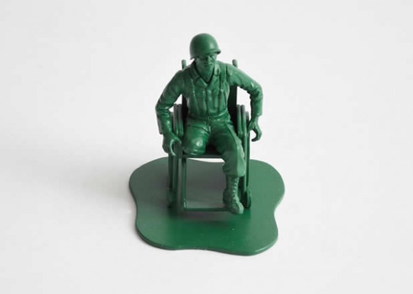 Dorothy 0025c Casualties of War Toy Soldiers 600x427 Little green soldiers after War