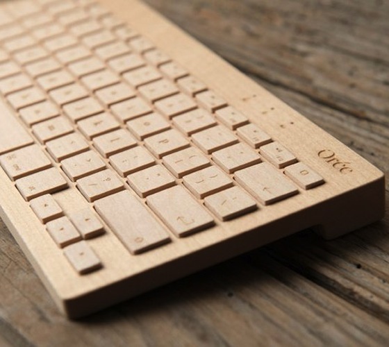 Wireless-Wooden-Keyboard